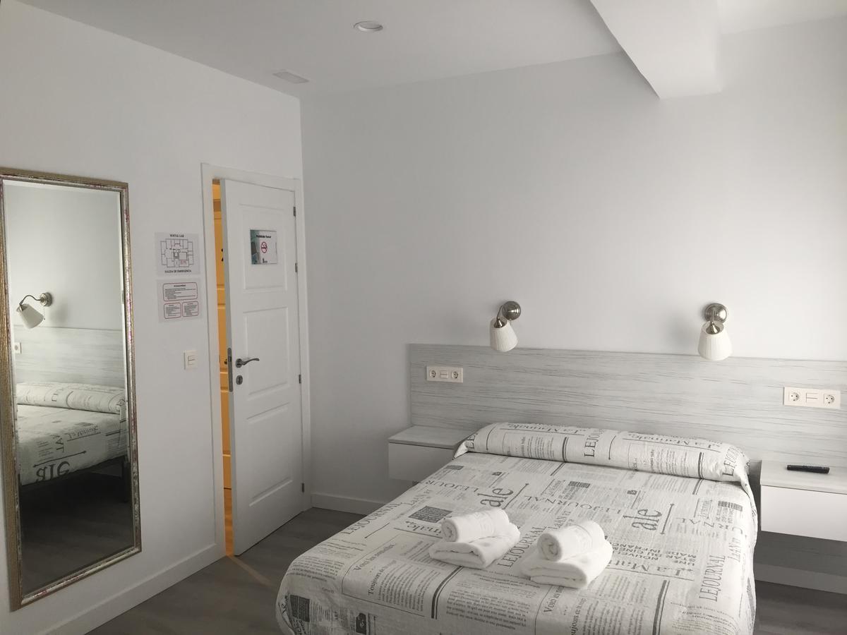 Quarto Duplo com 1 Cama de Casal